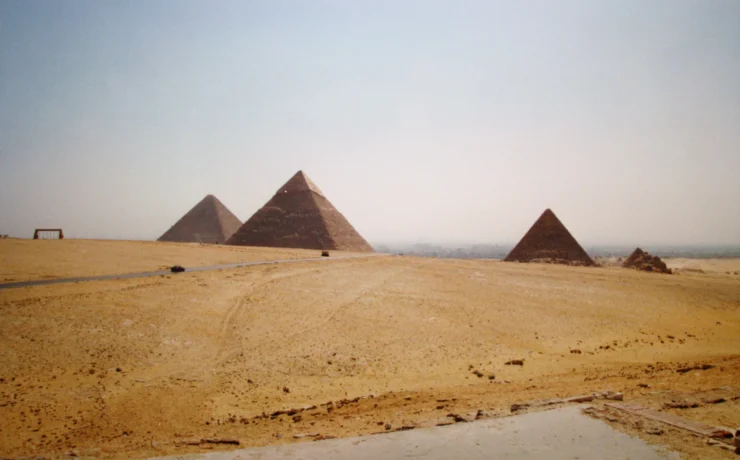 Photograph of the Giza pyramids of Khufu, Khafre and Menkaure, Egypt, photographed by Gary Todd