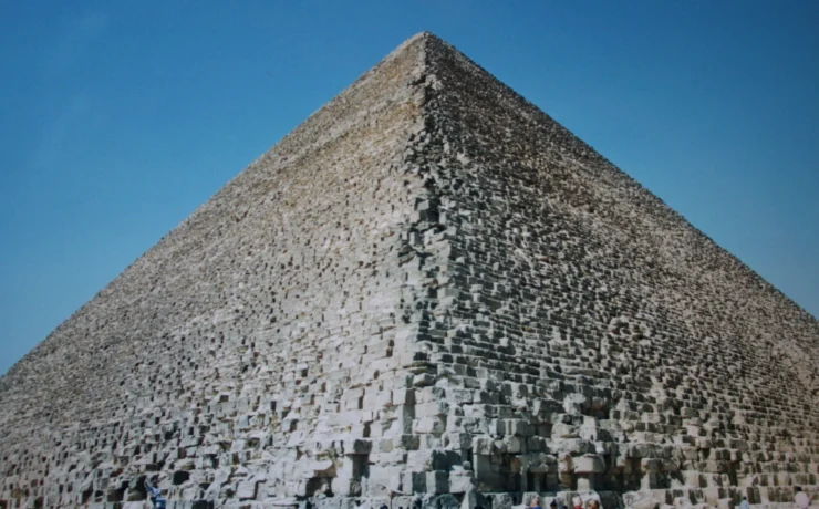 Authentic photograph of Khufu's Great Pyramid at Giza, photographer Gary Todd, CC0